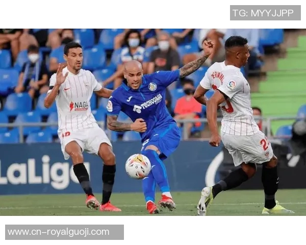 法甲保级大战来袭巴黎FC主场迎战欧塞尔争夺关键三分