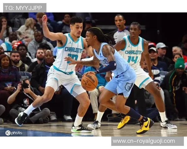 莫兰特砍下28分8助攻贝恩贡献19分助灰熊战胜黄蜂威尔斯重伤离场